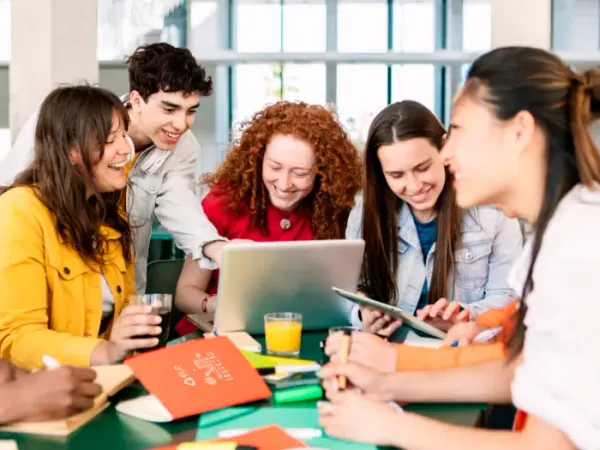 Atraia e fidelize alunos com brindes para Escolas, Faculdades e Universidades
